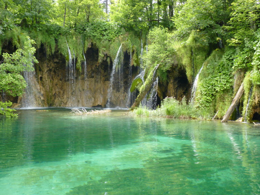 Plitvice_Lakes_,_Croatia,_summer_2011_(17)