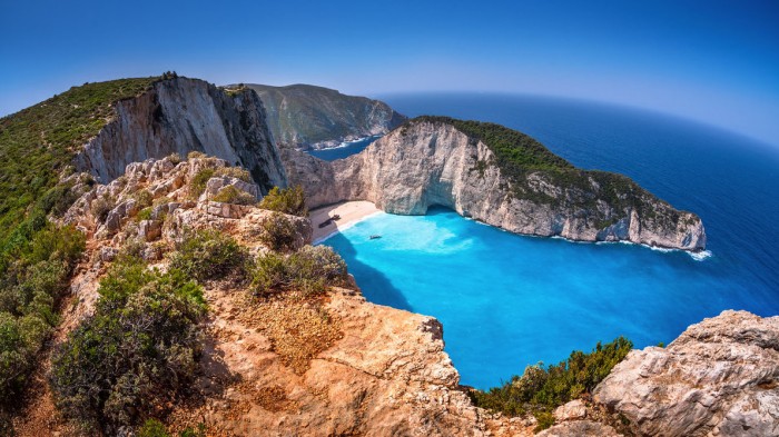 shipwreck_bay___navagio__zakynthos_by_fly10-d6kawvj